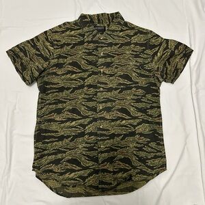 Obey Camo button-up shirt Size Medium